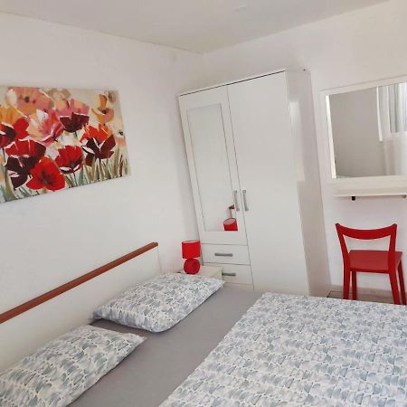 Apartments Villa Antony ดริเวนิก ภายนอก รูปภาพ