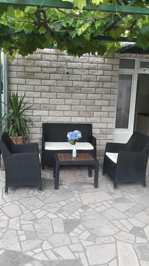 Apartments Villa Antony ดริเวนิก ภายนอก รูปภาพ