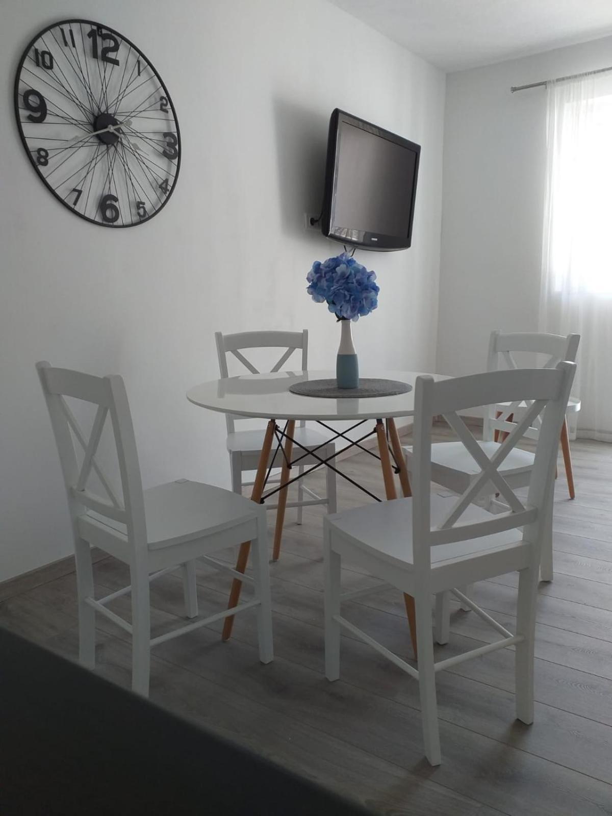 Apartments Villa Antony ดริเวนิก ภายนอก รูปภาพ